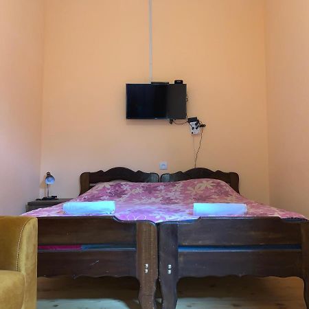 Hotel Kakhaberi Tetritskaro Bagian luar foto