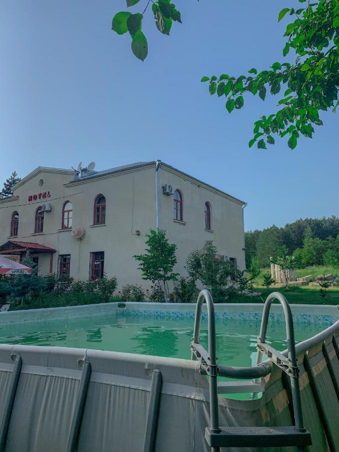 Hotel Kakhaberi Tetritskaro Bagian luar foto