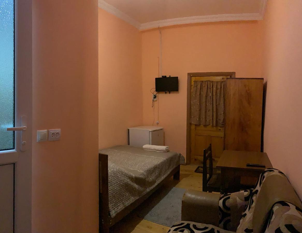 Hotel Kakhaberi Tetritskaro Bagian luar foto