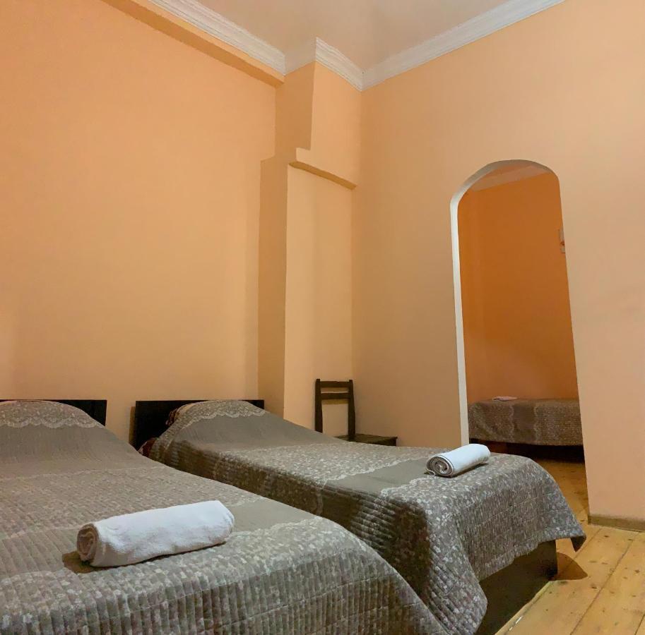 Hotel Kakhaberi Tetritskaro Bagian luar foto