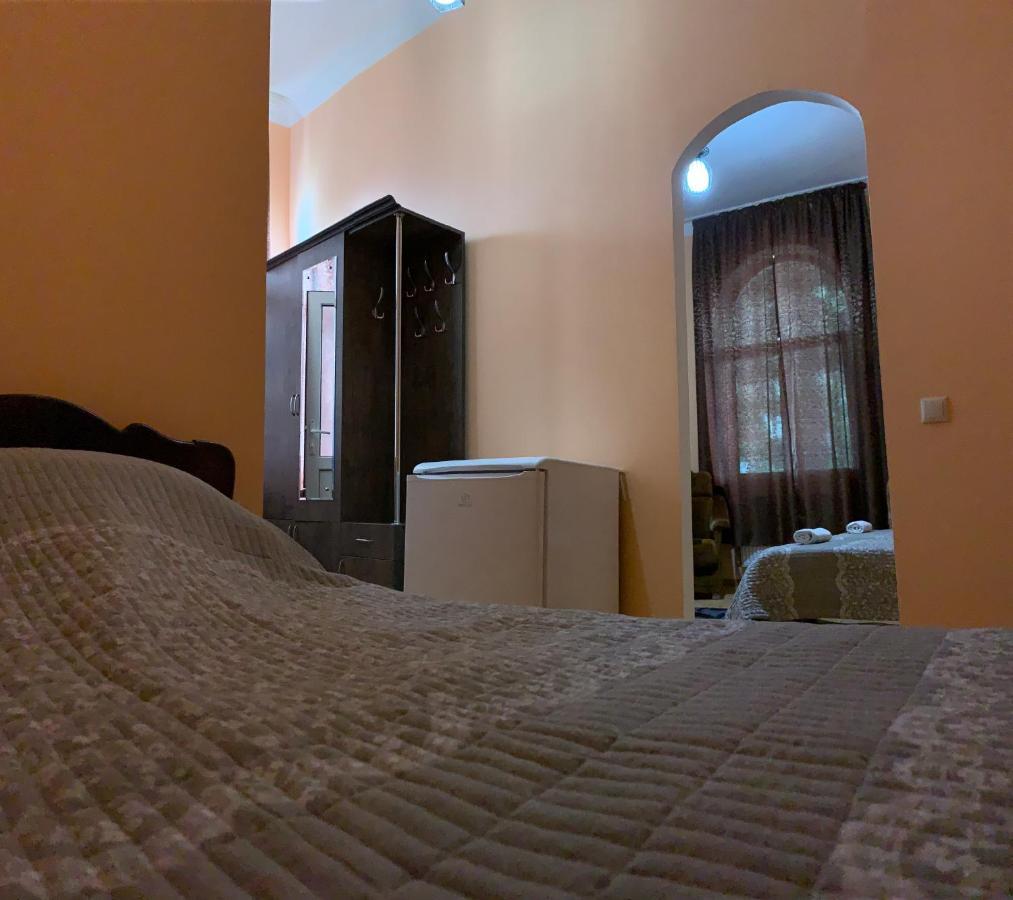 Hotel Kakhaberi Tetritskaro Bagian luar foto