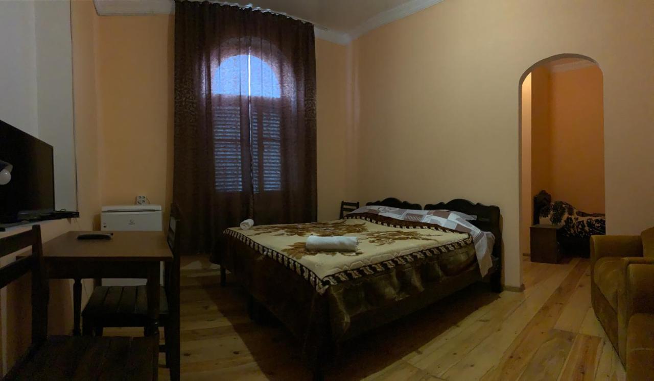 Hotel Kakhaberi Tetritskaro Bagian luar foto