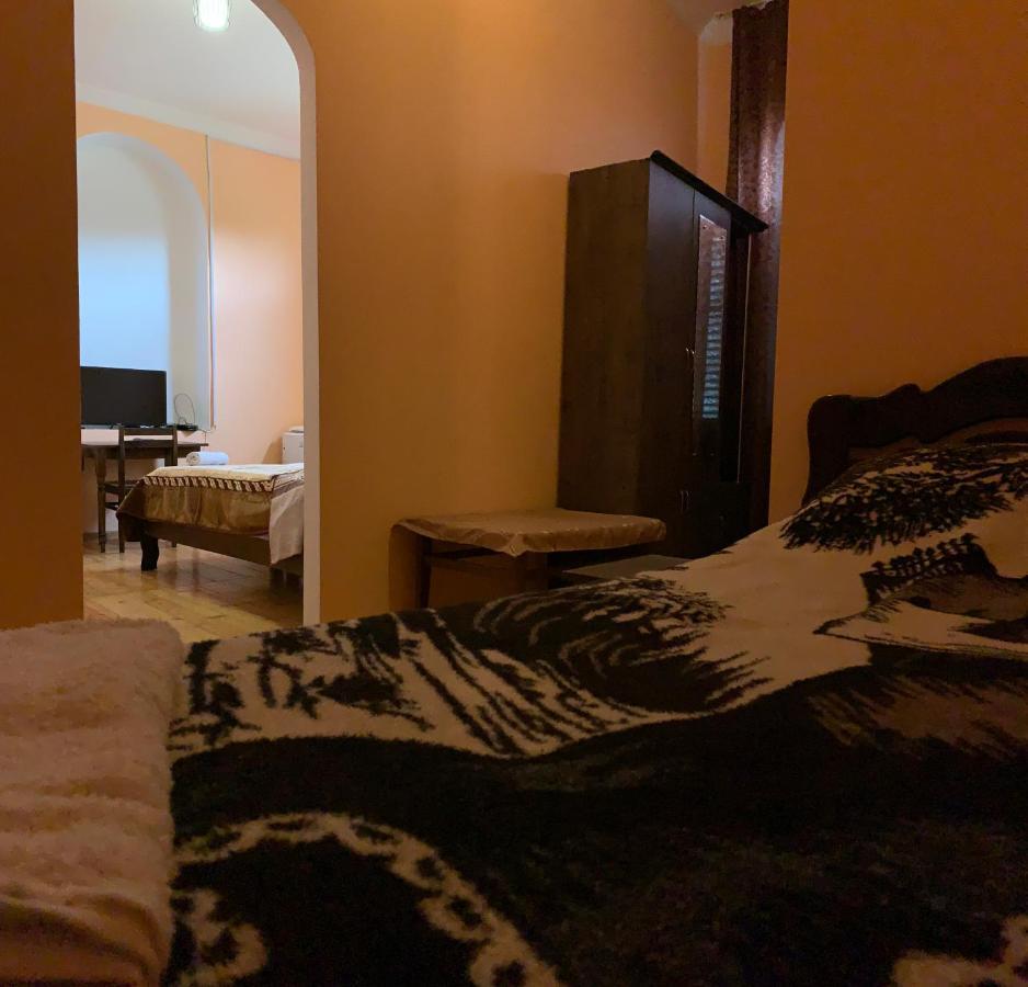 Hotel Kakhaberi Tetritskaro Bagian luar foto