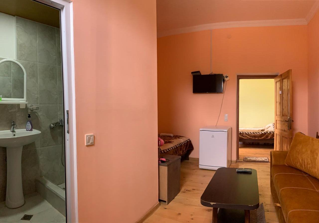 Hotel Kakhaberi Tetritskaro Bagian luar foto