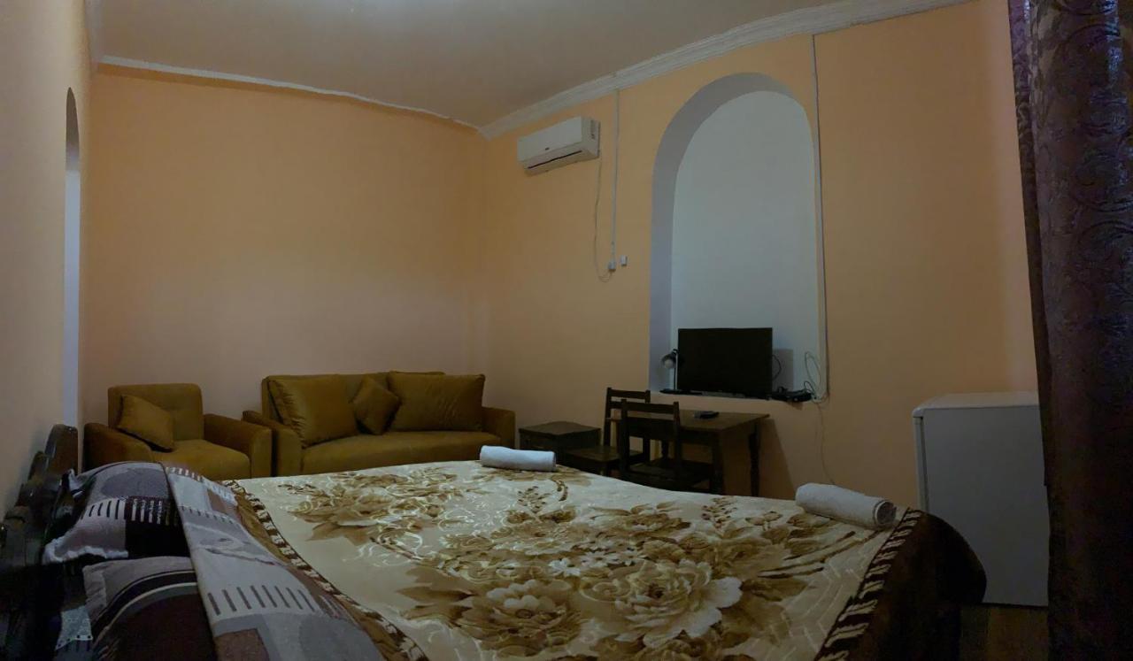 Hotel Kakhaberi Tetritskaro Bagian luar foto