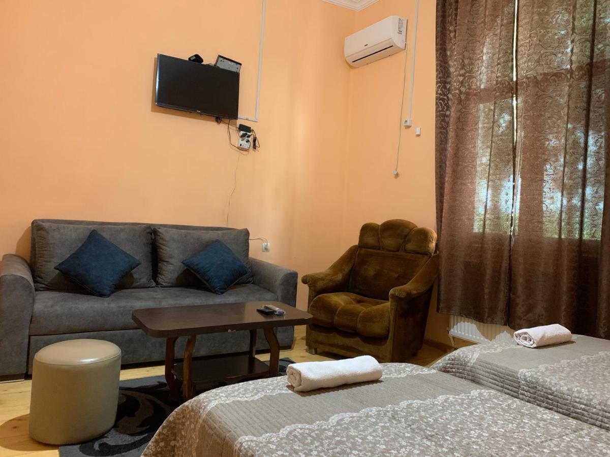 Hotel Kakhaberi Tetritskaro Bagian luar foto