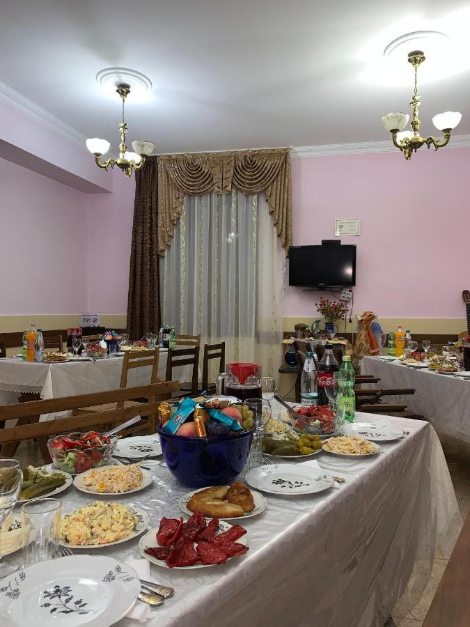 Hotel Kakhaberi Tetritskaro Bagian luar foto