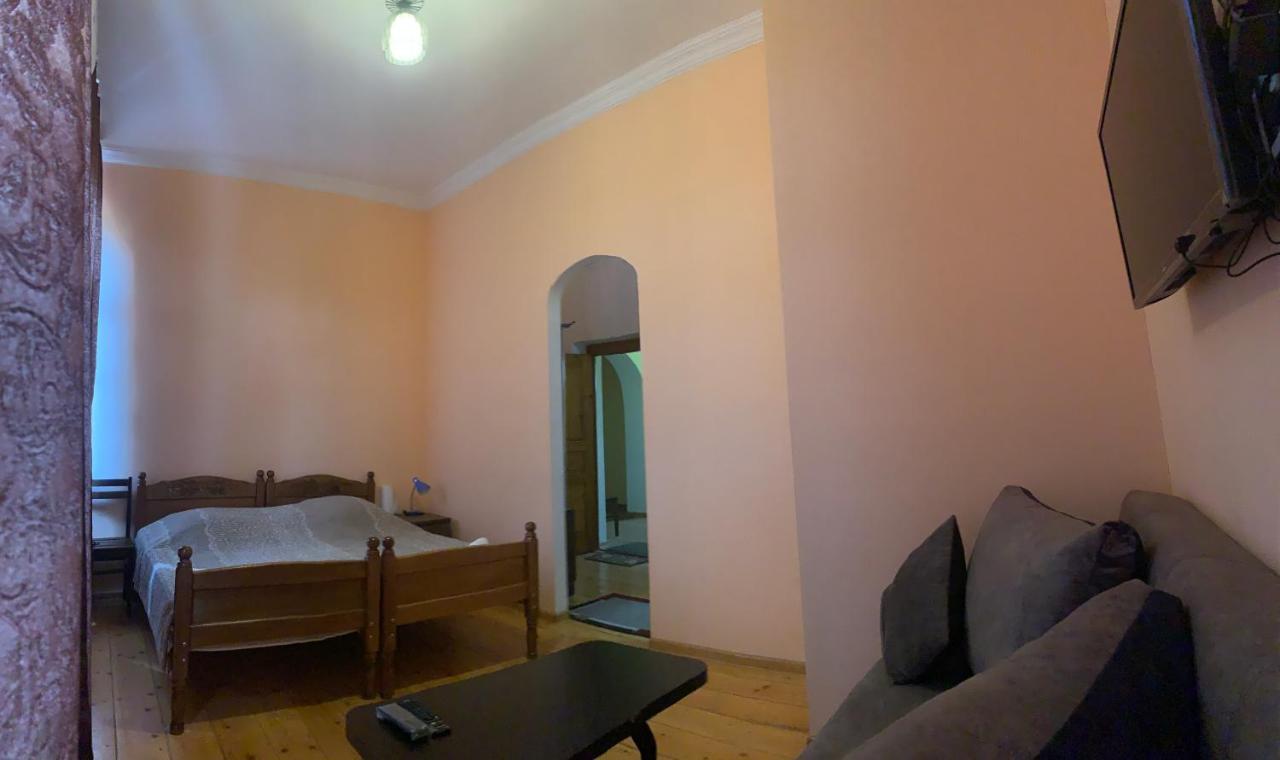 Hotel Kakhaberi Tetritskaro Bagian luar foto