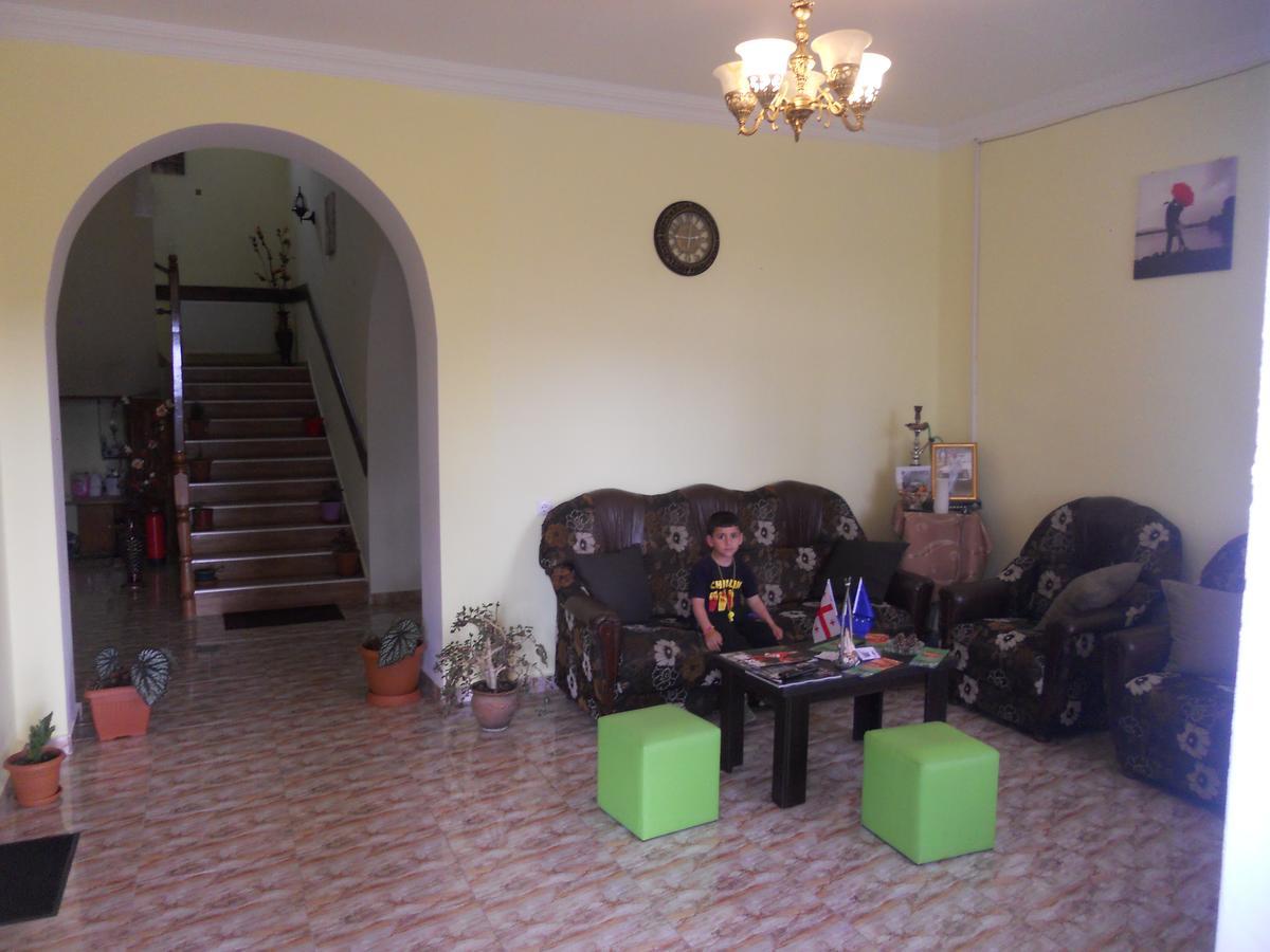 Hotel Kakhaberi Tetritskaro Bagian luar foto