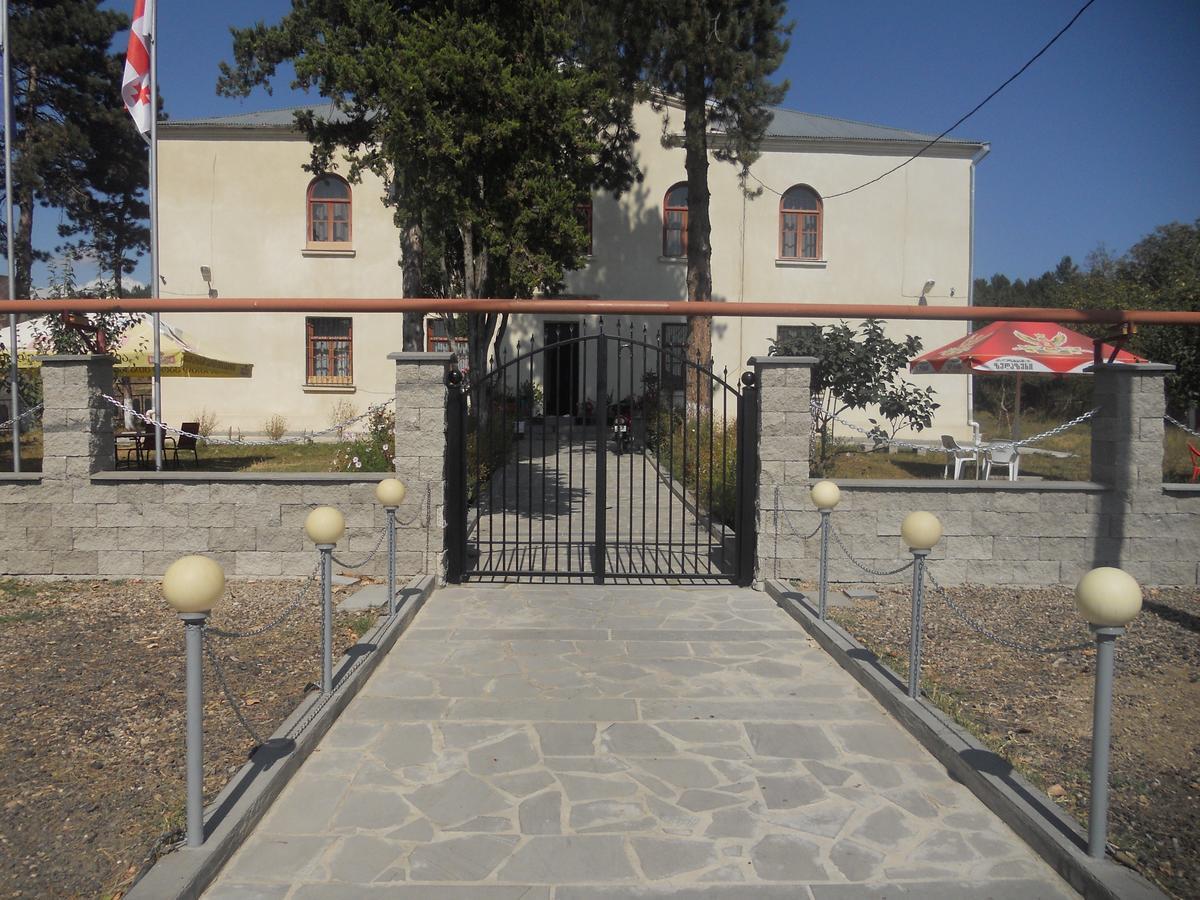 Hotel Kakhaberi Tetritskaro Bagian luar foto