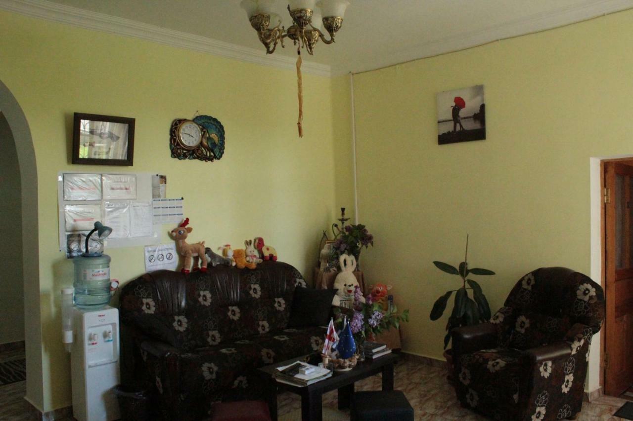 Hotel Kakhaberi Tetritskaro Bagian luar foto