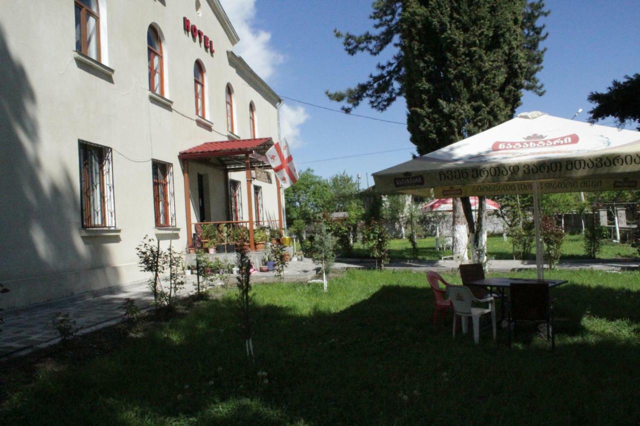 Hotel Kakhaberi Tetritskaro Bagian luar foto