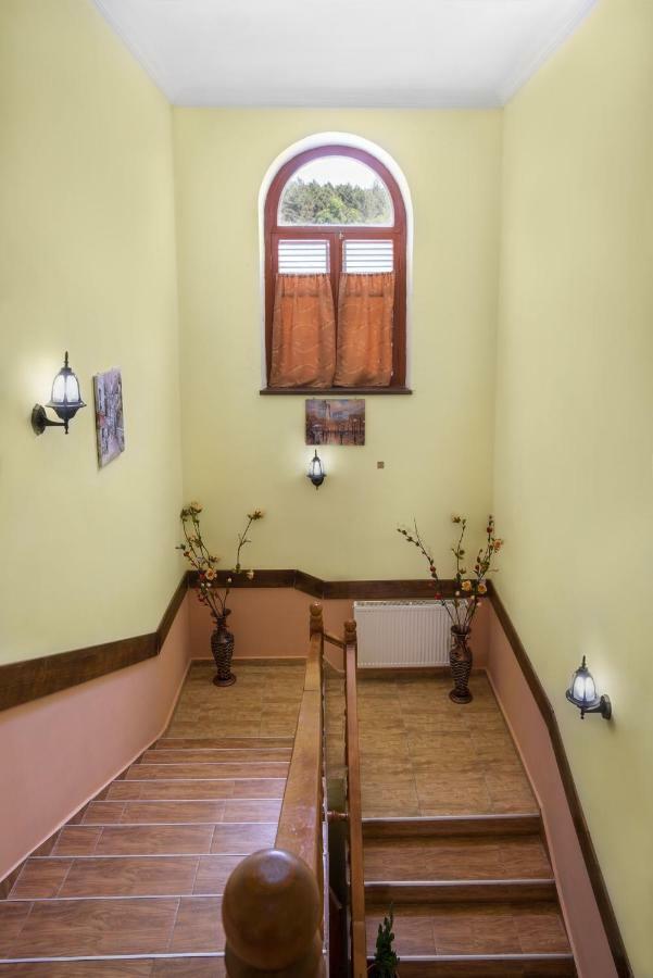 Hotel Kakhaberi Tetritskaro Bagian luar foto