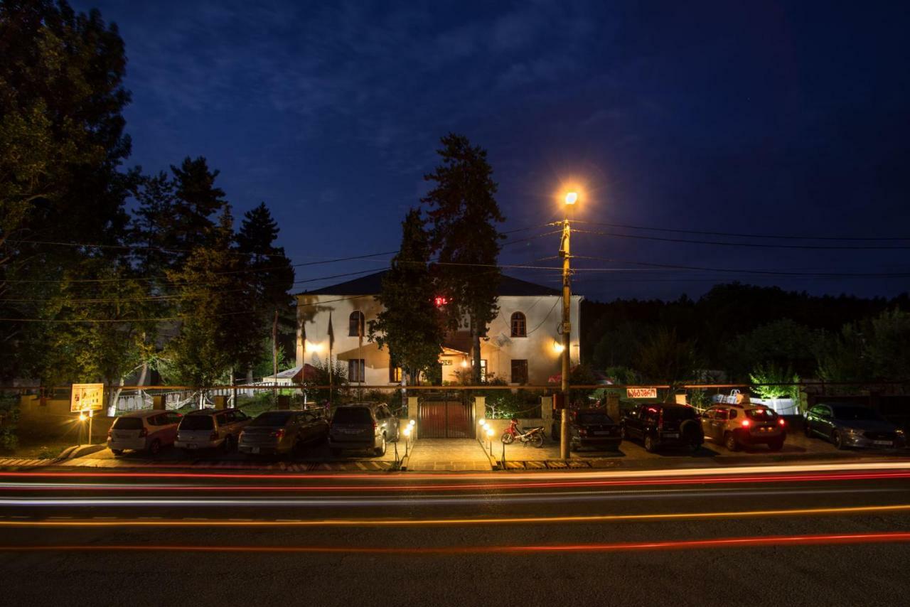 Hotel Kakhaberi Tetritskaro Bagian luar foto