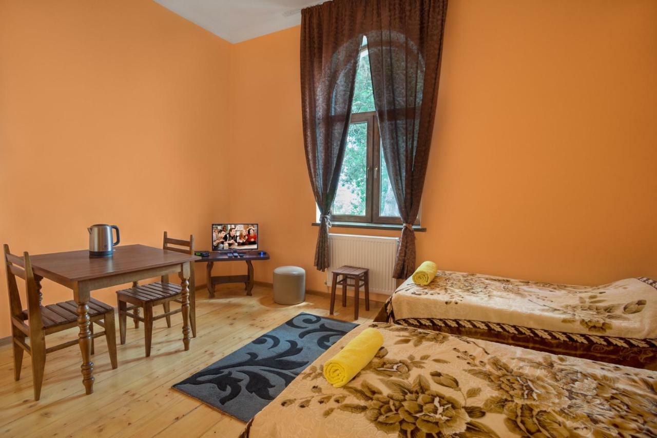 Hotel Kakhaberi Tetritskaro Bagian luar foto